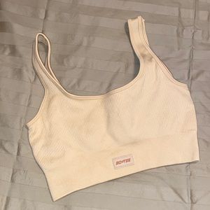 ✨🌙 BO+TEE Size Medium Sports Bra 🌙✨